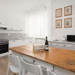 Flats4rent La Dimora D'orlando , Verona Italia